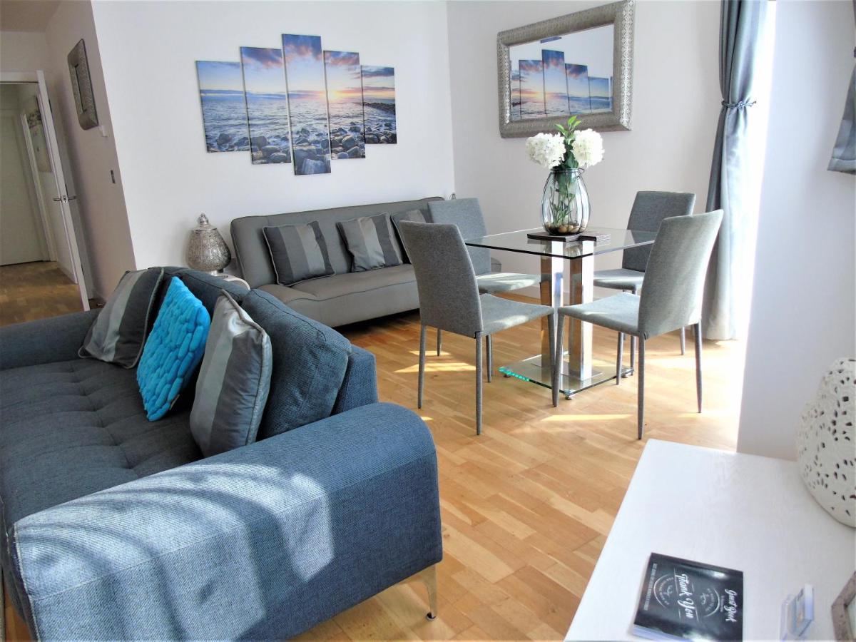 Seaview, Luxury Apartment, 2 Min Walk To Porth Beach New Quay Kültér fotó