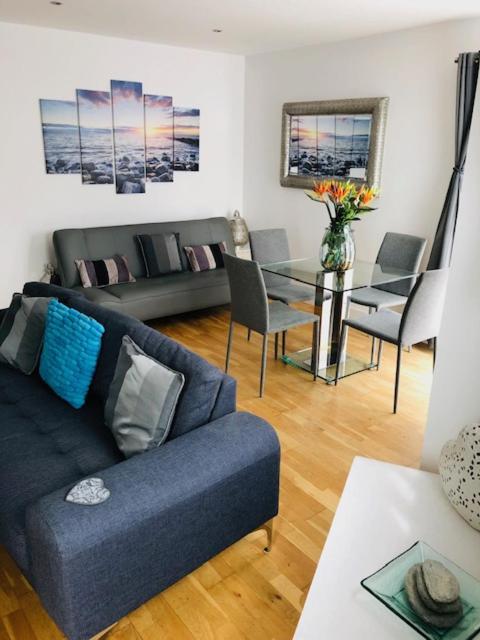 Seaview, Luxury Apartment, 2 Min Walk To Porth Beach New Quay Kültér fotó