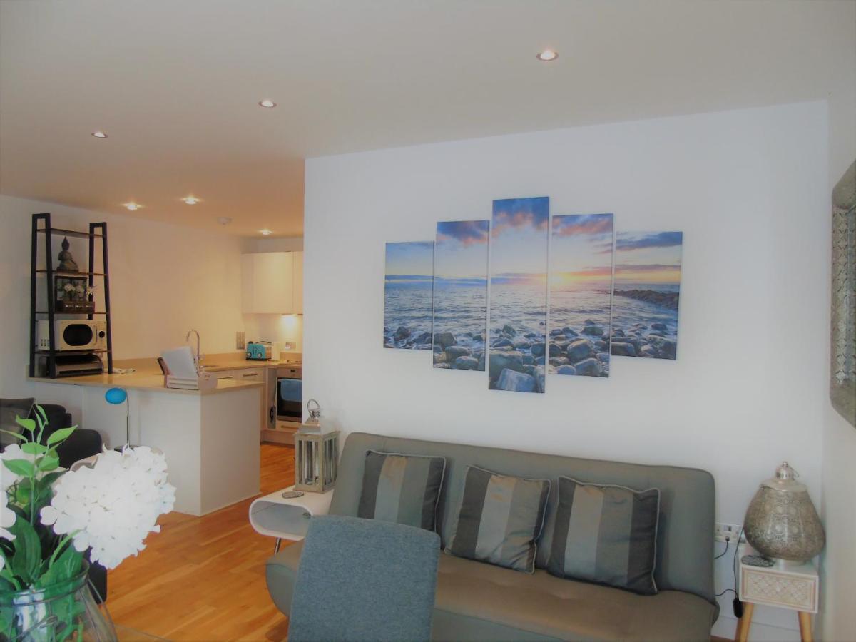 Seaview, Luxury Apartment, 2 Min Walk To Porth Beach New Quay Kültér fotó