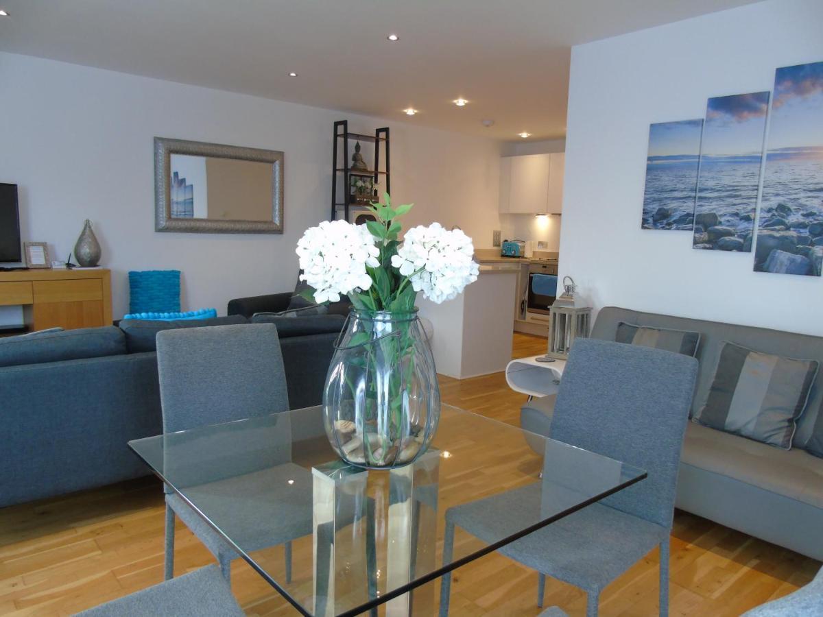 Seaview, Luxury Apartment, 2 Min Walk To Porth Beach New Quay Kültér fotó