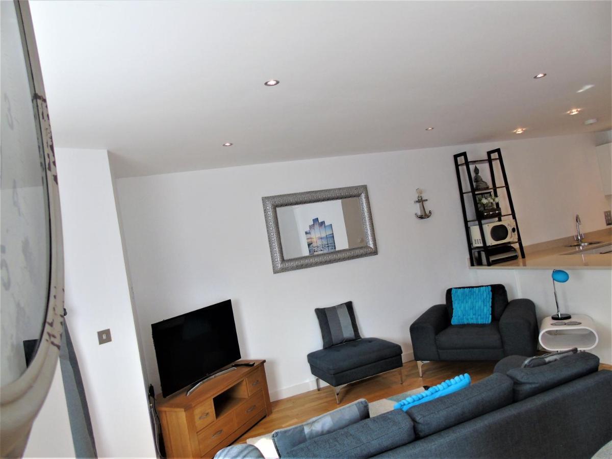 Seaview, Luxury Apartment, 2 Min Walk To Porth Beach New Quay Kültér fotó