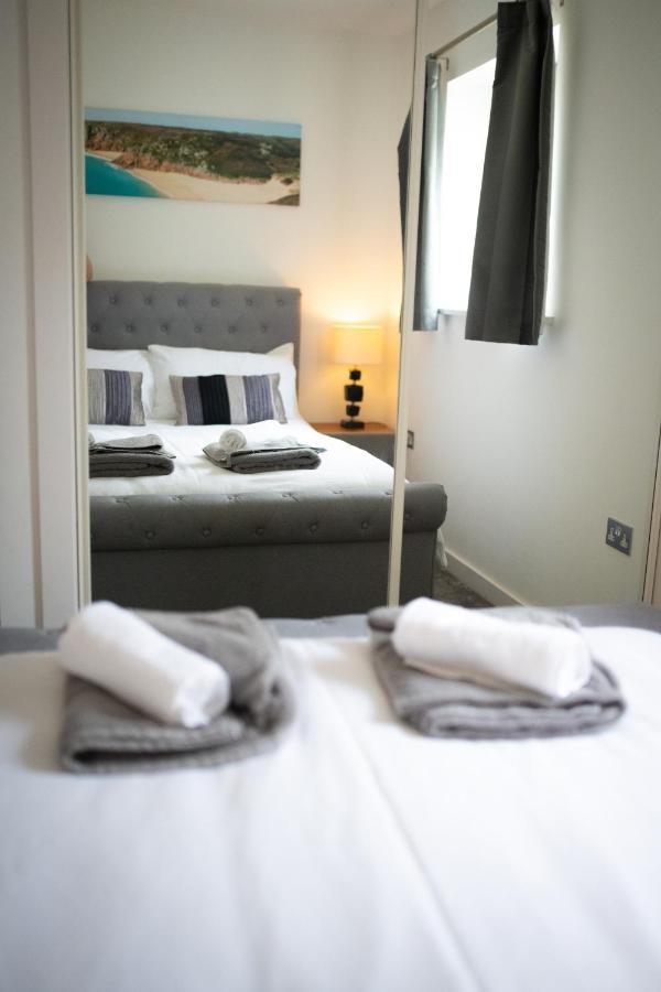 Seaview, Luxury Apartment, 2 Min Walk To Porth Beach New Quay Kültér fotó